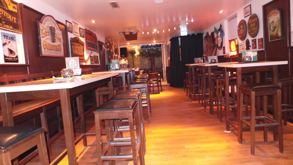 Rhoenblick Landhotel - Restaurant - Countrypub Petersberg  Екстер'єр фото