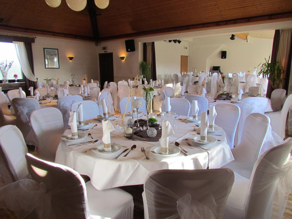 Rhoenblick Landhotel - Restaurant - Countrypub Petersberg  Екстер'єр фото