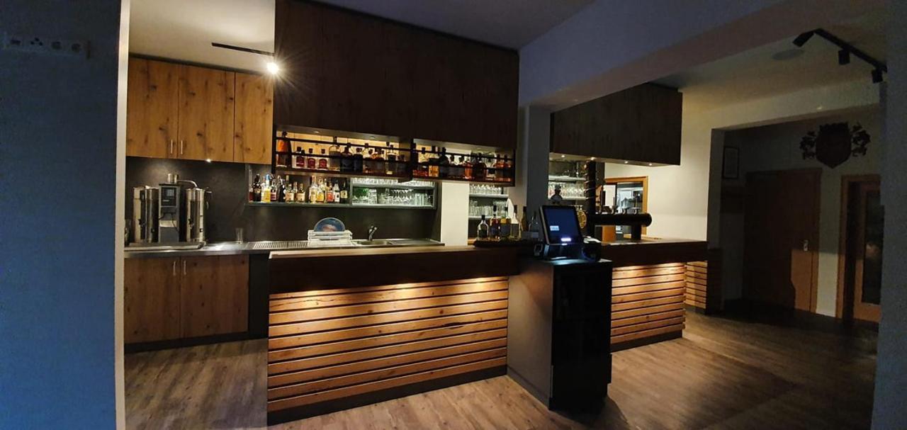 Rhoenblick Landhotel - Restaurant - Countrypub Petersberg  Екстер'єр фото