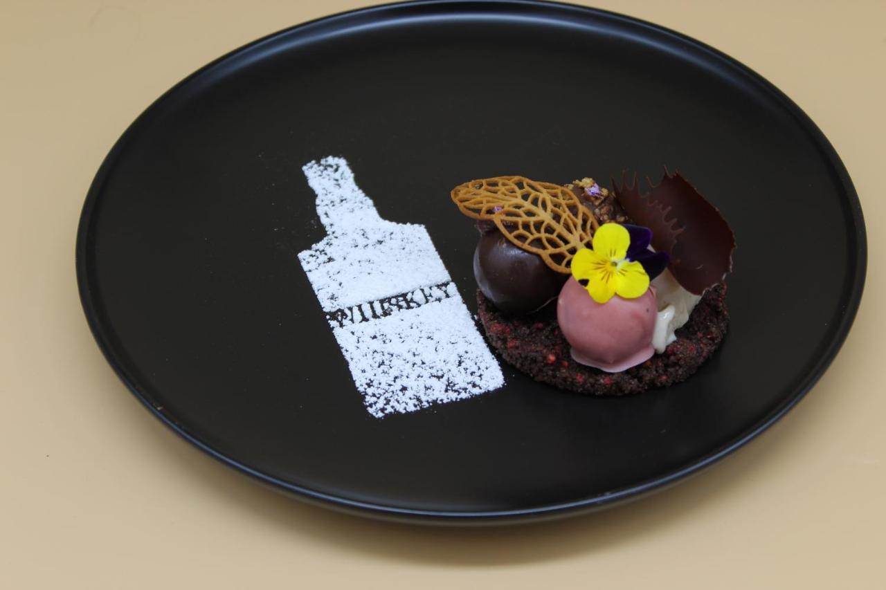 Rhoenblick Landhotel - Restaurant - Countrypub Petersberg  Екстер'єр фото